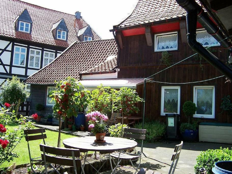 Altes Tageloehnerhaus Von 1510 Mit Garten Und Parkplatz Goslar Exterior photo